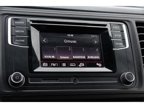 Volkswagen Transporter 2.0 TDI L1H1 Black Edition Cruise, Stoelverwarming, 150pk, Automaat, Sensoren, Trekhaak, Standkachel, Uniek!