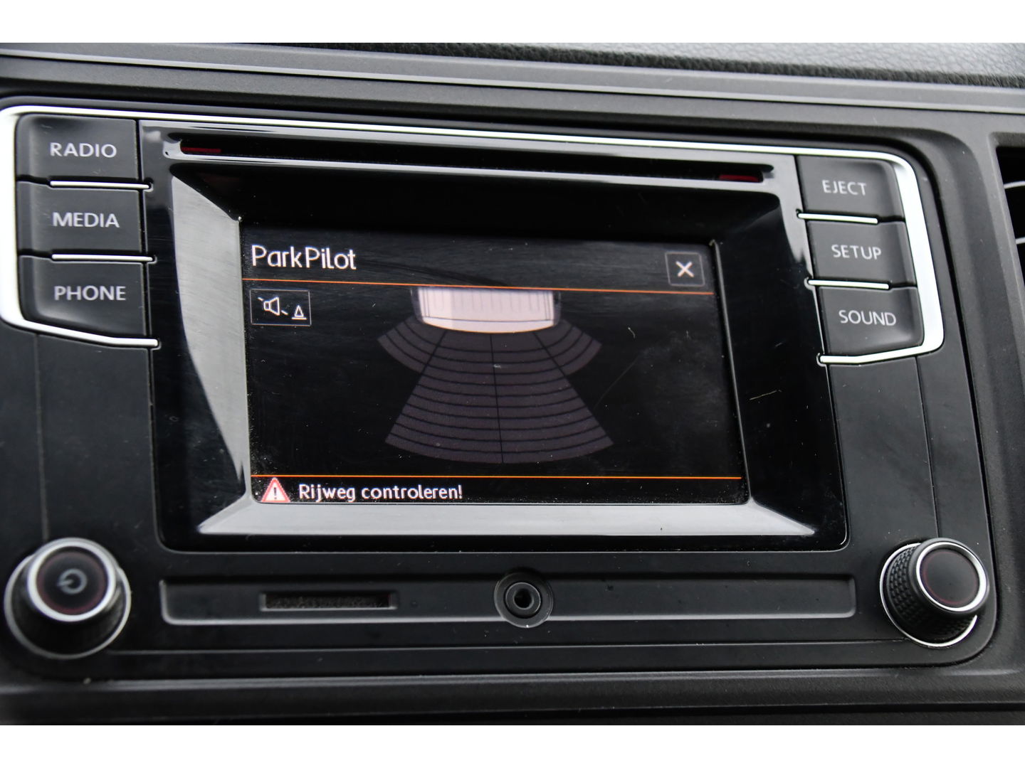 Volkswagen Transporter 2.0 TDI L1H1 Black Edition Cruise, Stoelverwarming, 150pk, Automaat, Sensoren, Trekhaak, Standkachel, Uniek!