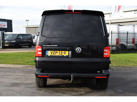 Volkswagen Transporter 2.0 TDI L1H1 Black Edition Cruise, Stoelverwarming, 150pk, Automaat, Sensoren, Trekhaak, Standkachel, Uniek!