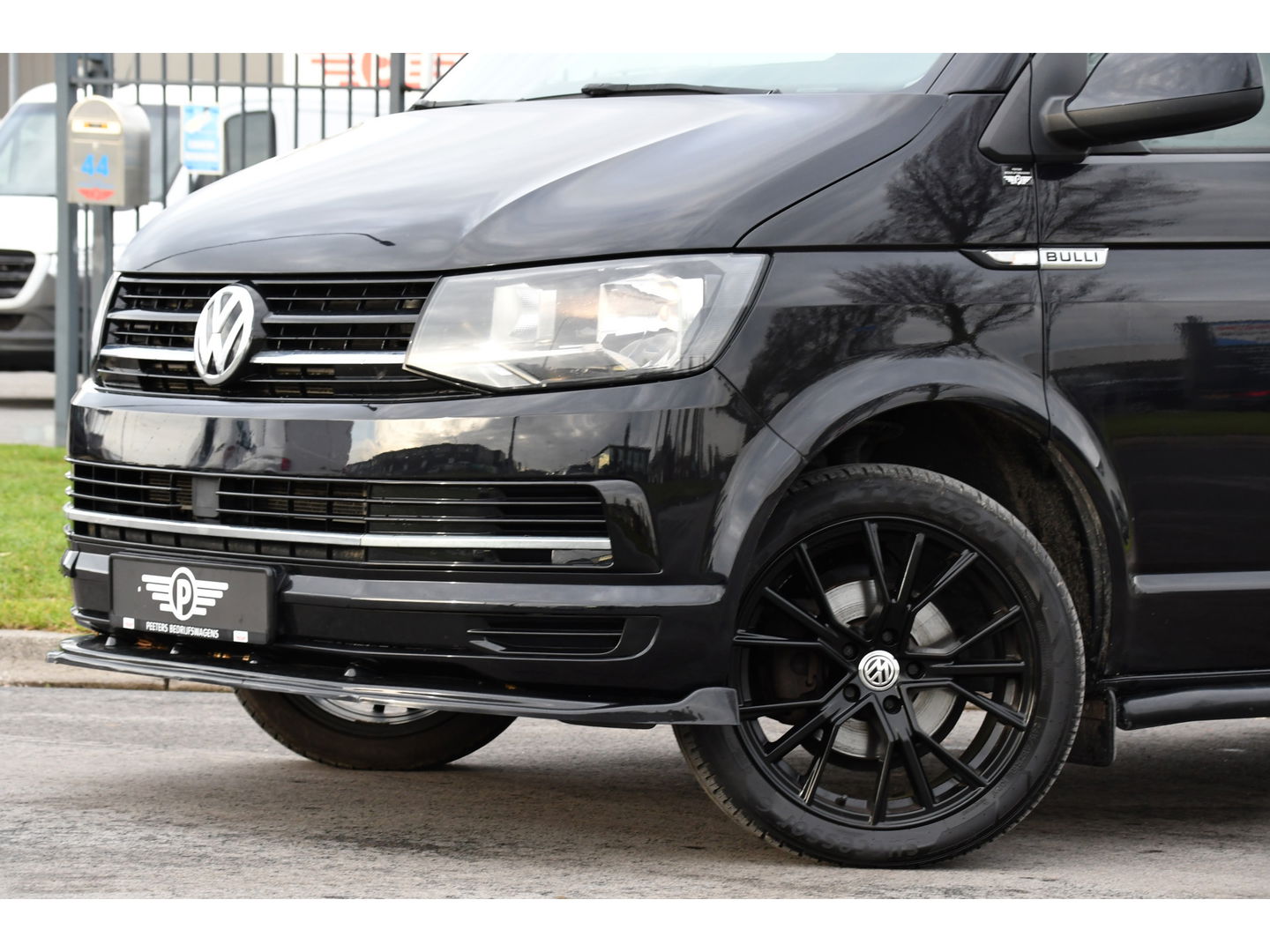 Volkswagen Transporter 2.0 TDI L1H1 Black Edition Cruise, Stoelverwarming, 150pk, Automaat, Sensoren, Trekhaak, Standkachel, Uniek!