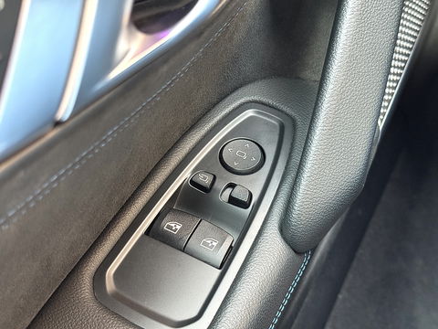 BMW Z4 Roadster sDrive20i Business Edition Plus | M Pakket | Harman / Kardon | Leder | Apple Carplay | Android Auto | Camera | Lane Assist | DAB | Adaptieve Cruise Control | Stuurwielverwarming |