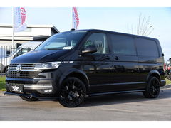 Volkswagen Transporter 2.0 TDI L2H1 30 DC Bulli Black Edition Virtual, Adaptie cruise, Camera, Carplay, 199pk, Sensoren, Automaat, Leder, Trekhaak, LED, 2 x Schuifdeur, Uniek!