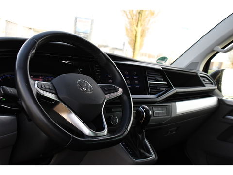 Volkswagen Transporter 2.0 TDI L2H1 30 DC Bulli Black Edition Virtual, Adaptie cruise, Camera, Carplay, 199pk, Sensoren, Automaat, Leder, Trekhaak, LED, 2 x Schuifdeur, Uniek!
