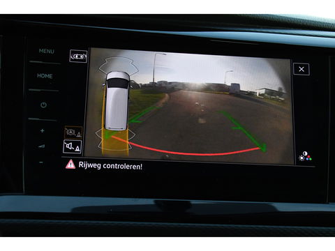 Volkswagen Transporter 2.0 TDI L2H1 30 DC Bulli Black Edition Virtual, Adaptie cruise, Camera, Carplay, 199pk, Sensoren, Automaat, Leder, Trekhaak, LED, 2 x Schuifdeur, Uniek!