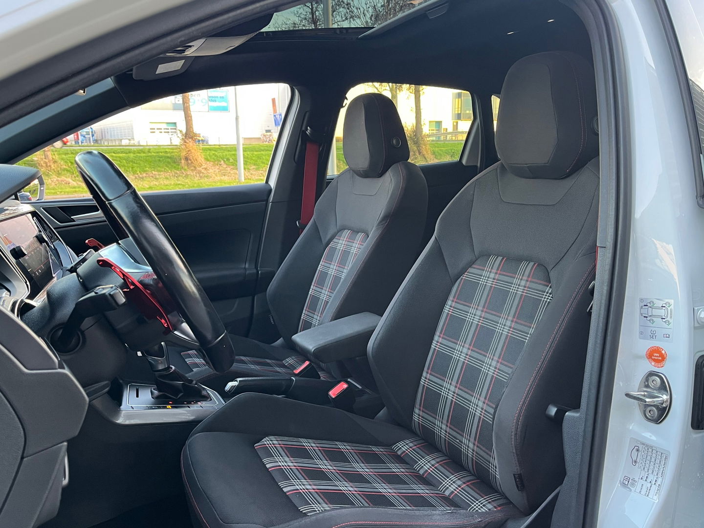 Volkswagen Polo GTI 2.0 TSI|Pano|Beats|Carplay|Pdc|Stoelverwarming|200PK