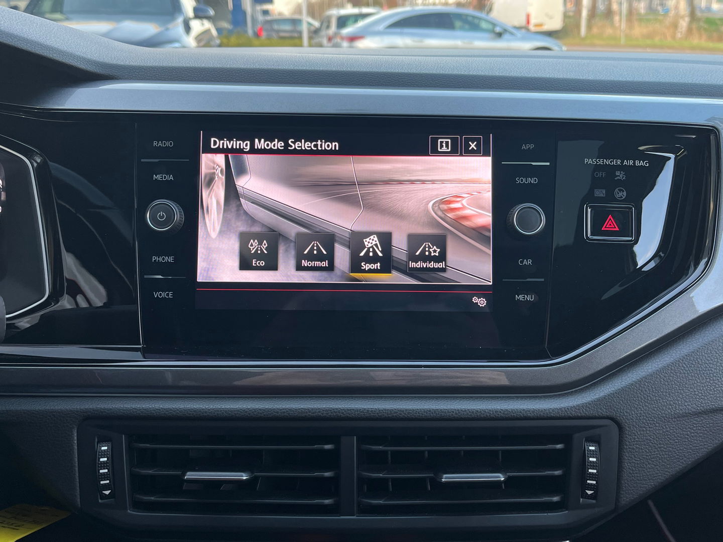 Volkswagen Polo GTI 2.0 TSI|Pano|Beats|Carplay|Pdc|Stoelverwarming|200PK