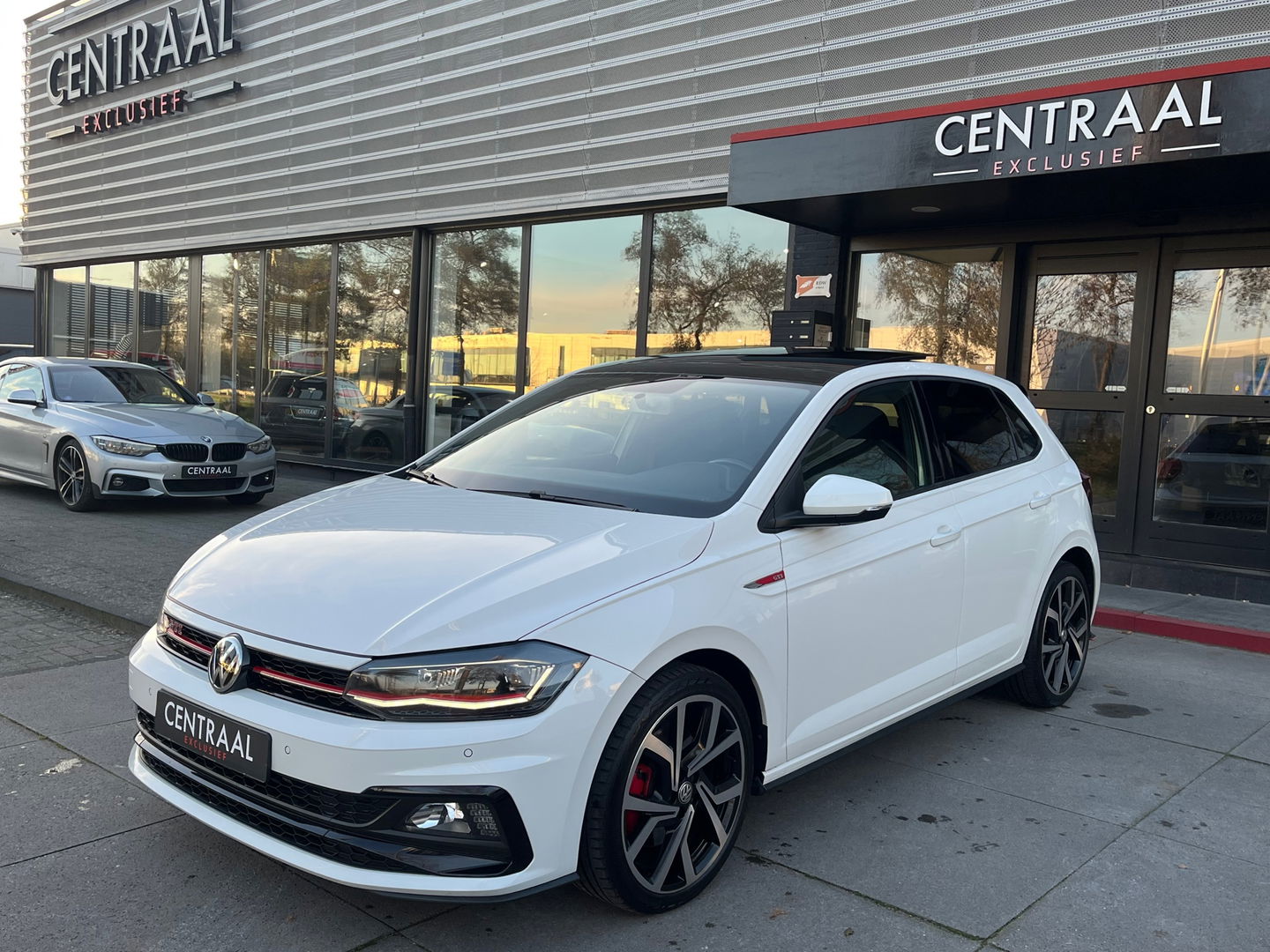Volkswagen Polo GTI 2.0 TSI|Pano|Beats|Carplay|Pdc|Stoelverwarming|200PK