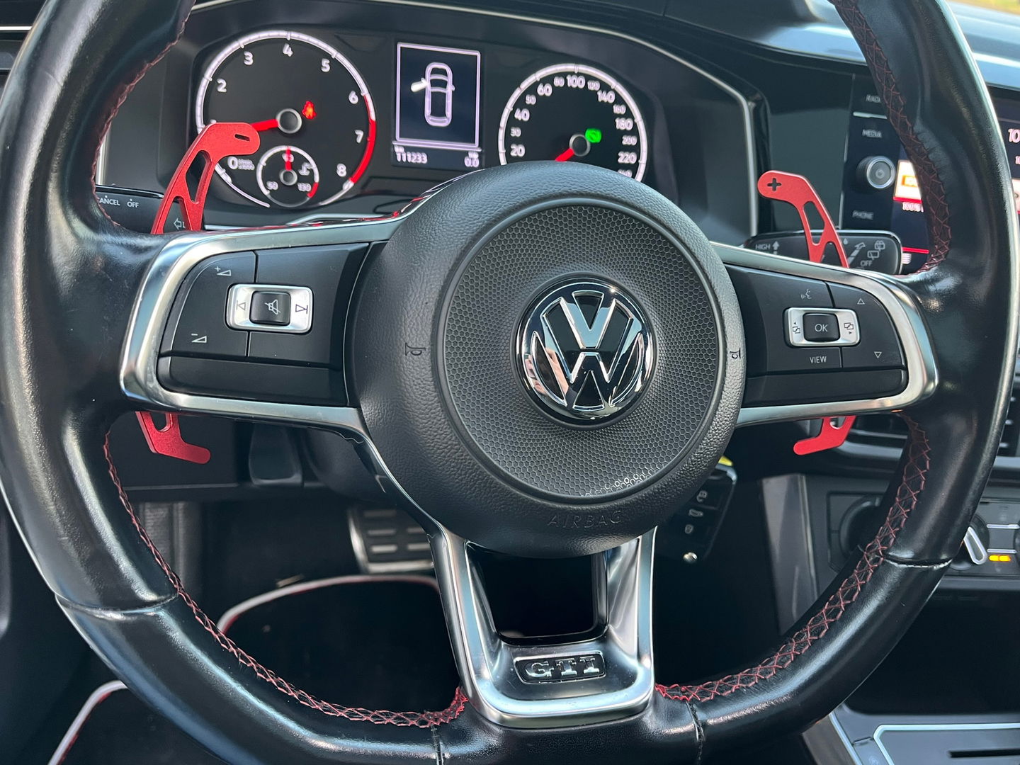 Volkswagen Polo GTI 2.0 TSI|Pano|Beats|Carplay|Pdc|Stoelverwarming|200PK