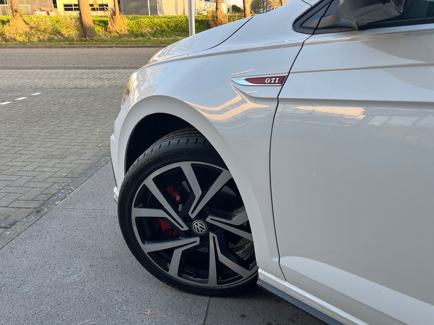 Volkswagen Polo GTI 2.0 TSI|Pano|Beats|Carplay|Pdc|Stoelverwarming|200PK