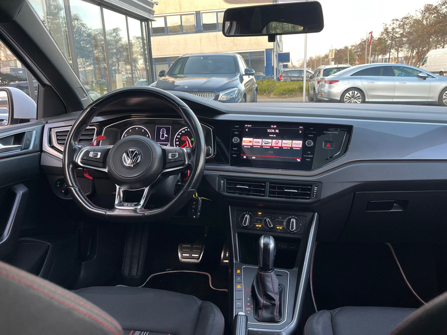 Volkswagen Polo GTI 2.0 TSI|Pano|Beats|Carplay|Pdc|Stoelverwarming|200PK