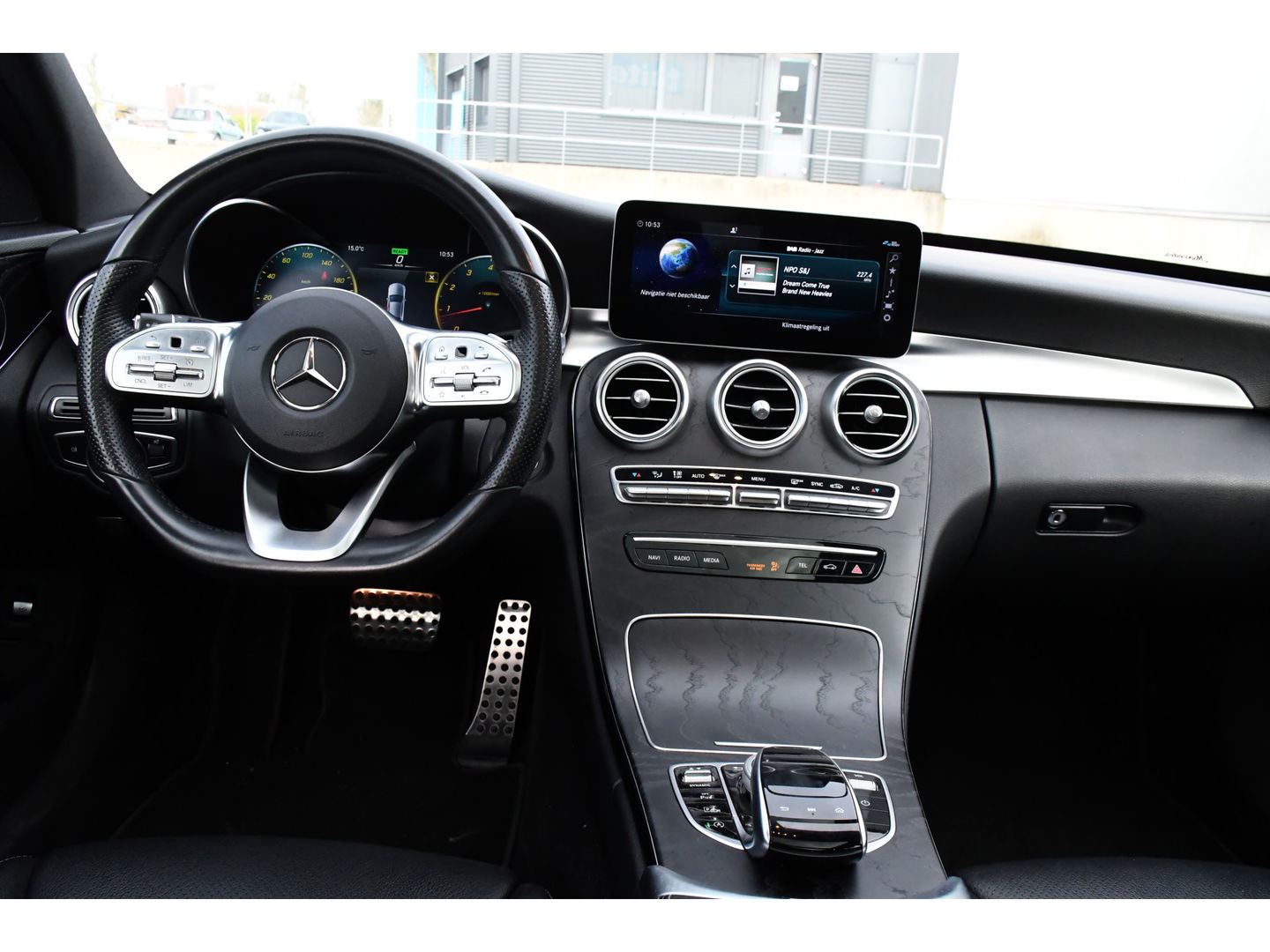 Mercedes-Benz C-Klasse 300 Premium Plus PANO, Virtual, 360 Camera, Cruise, 259pk, Sfeer, Clima, Memory, Uniek!