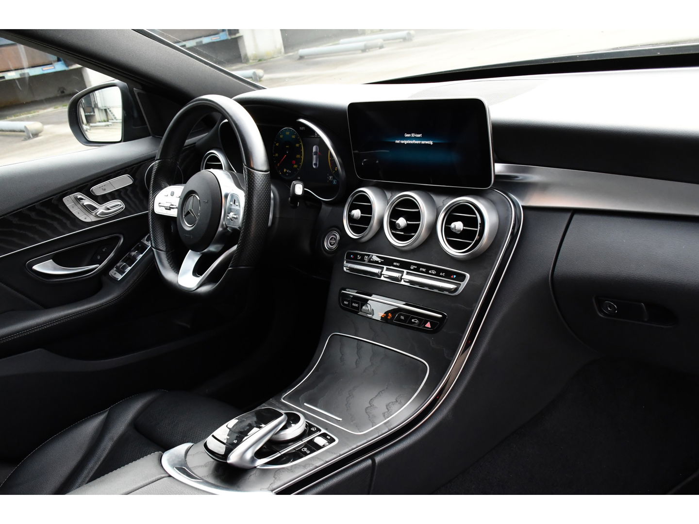 Mercedes-Benz C-Klasse 300 Premium Plus PANO, Virtual, 360 Camera, Cruise, 259pk, Sfeer, Clima, Memory, Uniek!