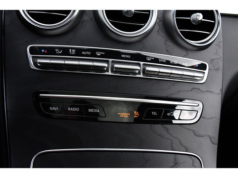Mercedes-Benz C-Klasse 300 Premium Plus PANO, Virtual, 360 Camera, Cruise, 259pk, Sfeer, Clima, Memory, Uniek!