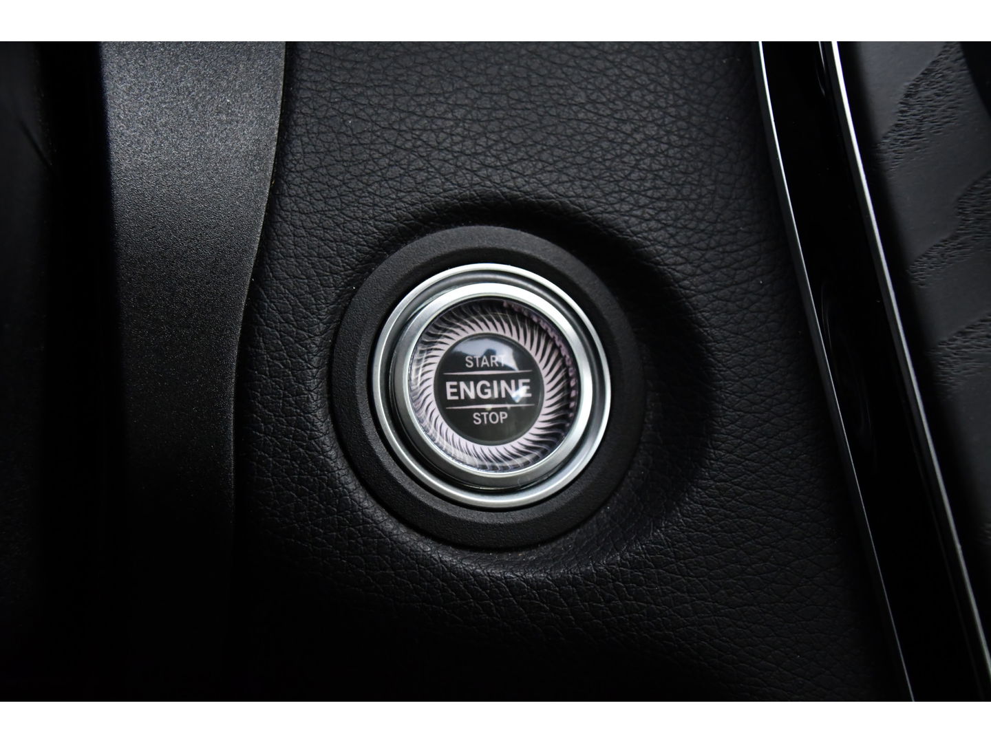 Mercedes-Benz C-Klasse 300 Premium Plus PANO, Virtual, 360 Camera, Cruise, 259pk, Sfeer, Clima, Memory, Uniek!