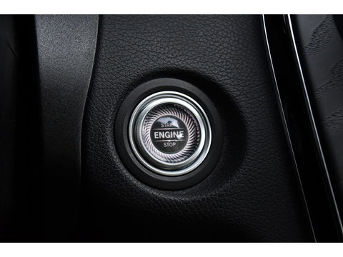 Mercedes-Benz C-Klasse 300 Premium Plus PANO, Virtual, 360 Camera, Cruise, 259pk, Sfeer, Clima, Memory, Uniek!