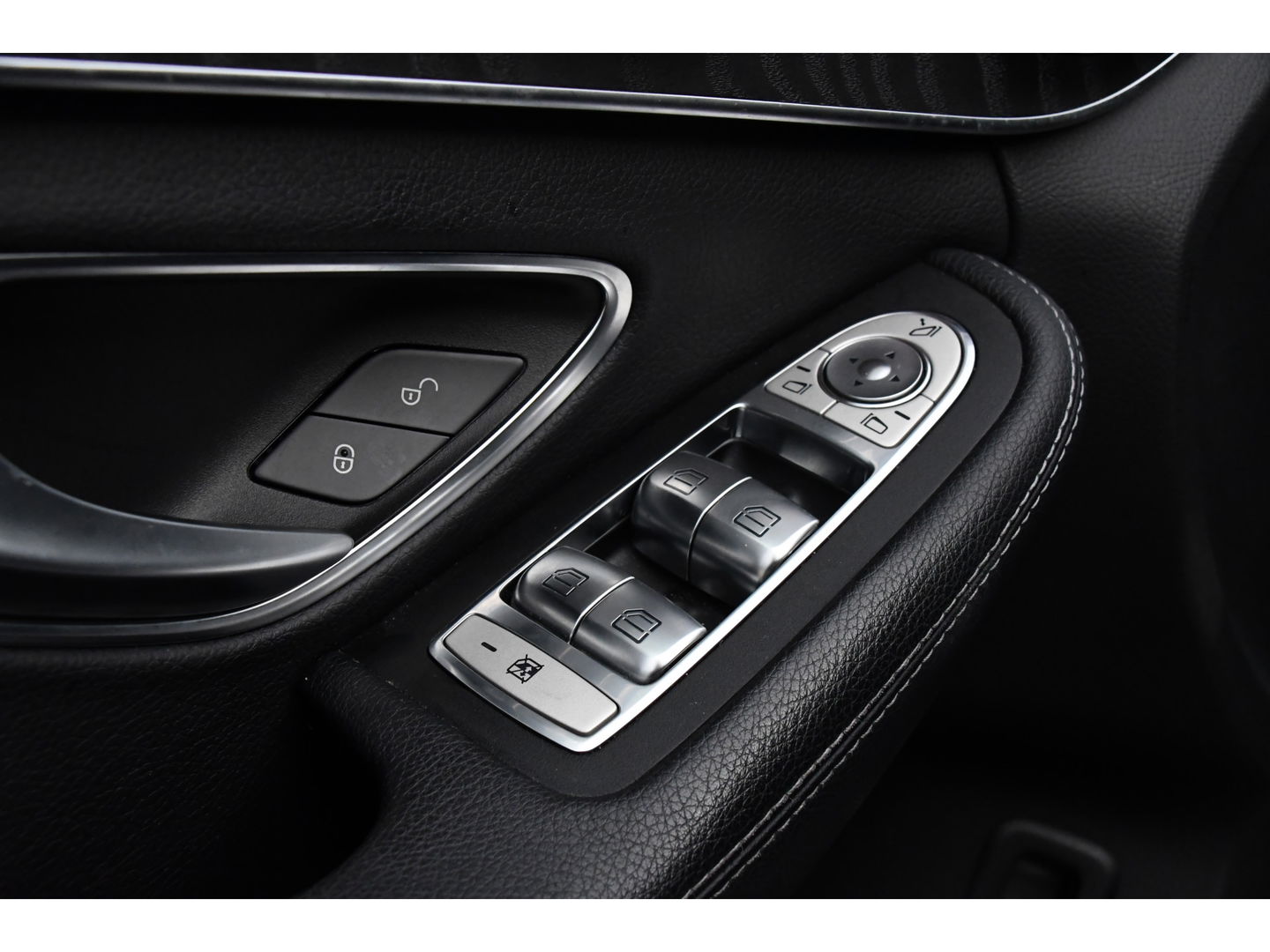 Mercedes-Benz C-Klasse 300 Premium Plus PANO, Virtual, 360 Camera, Cruise, 259pk, Sfeer, Clima, Memory, Uniek!