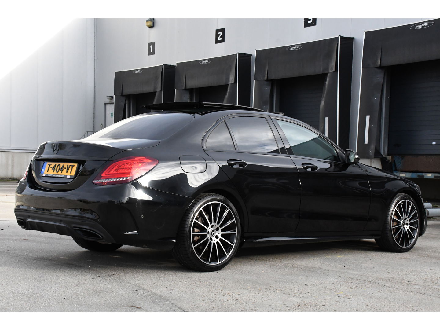 Mercedes-Benz C-Klasse 300 Premium Plus PANO, Virtual, 360 Camera, Cruise, 259pk, Sfeer, Clima, Memory, Uniek!