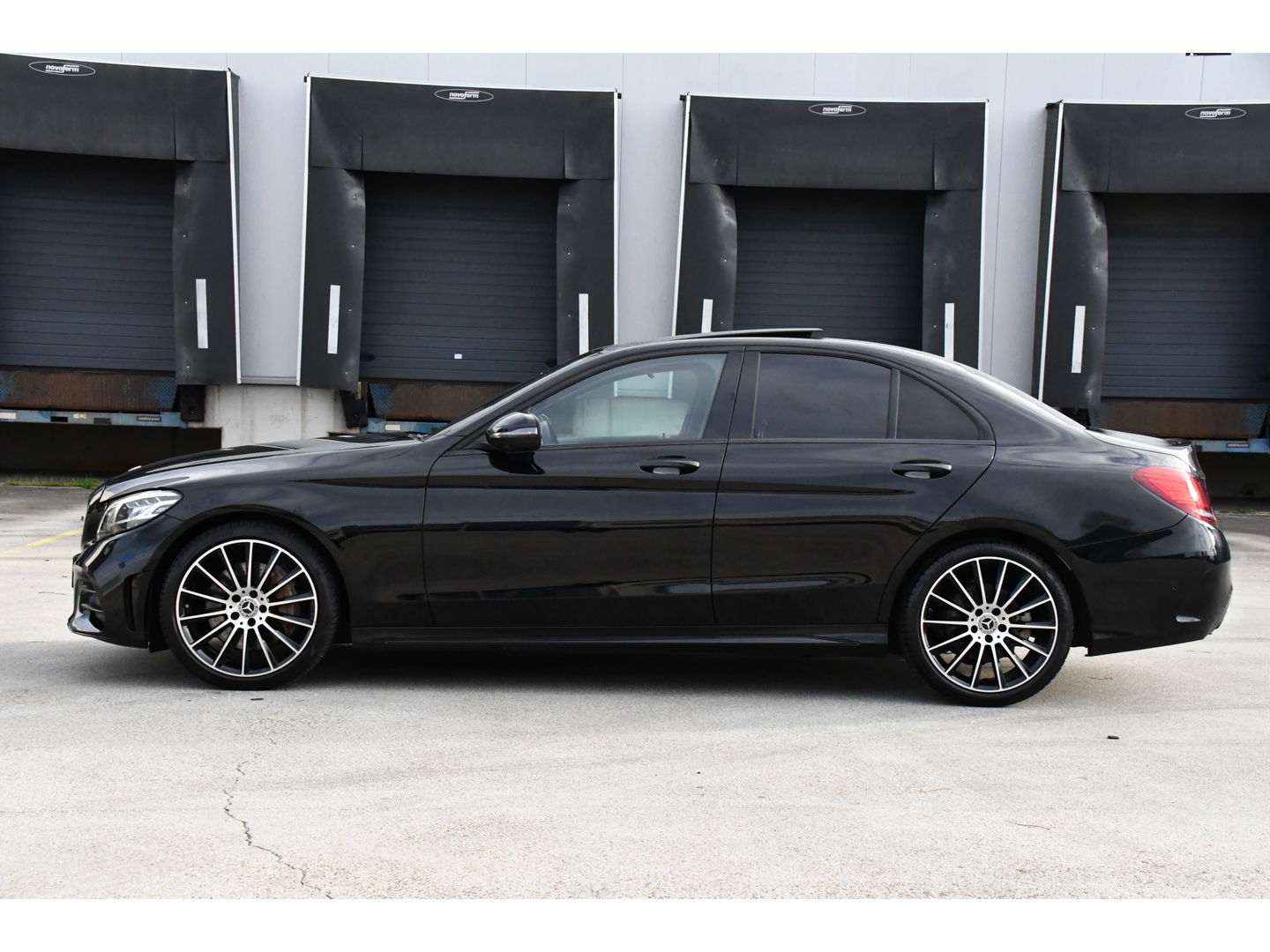 Mercedes-Benz C-Klasse 300 Premium Plus PANO, Virtual, 360 Camera, Cruise, 259pk, Sfeer, Clima, Memory, Uniek!