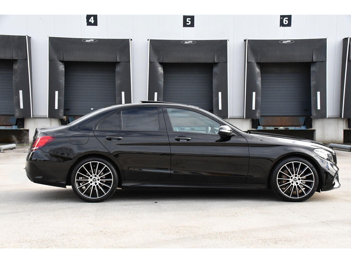 Mercedes-Benz C-Klasse 300 Premium Plus PANO, Virtual, 360 Camera, Cruise, 259pk, Sfeer, Clima, Memory, Uniek!