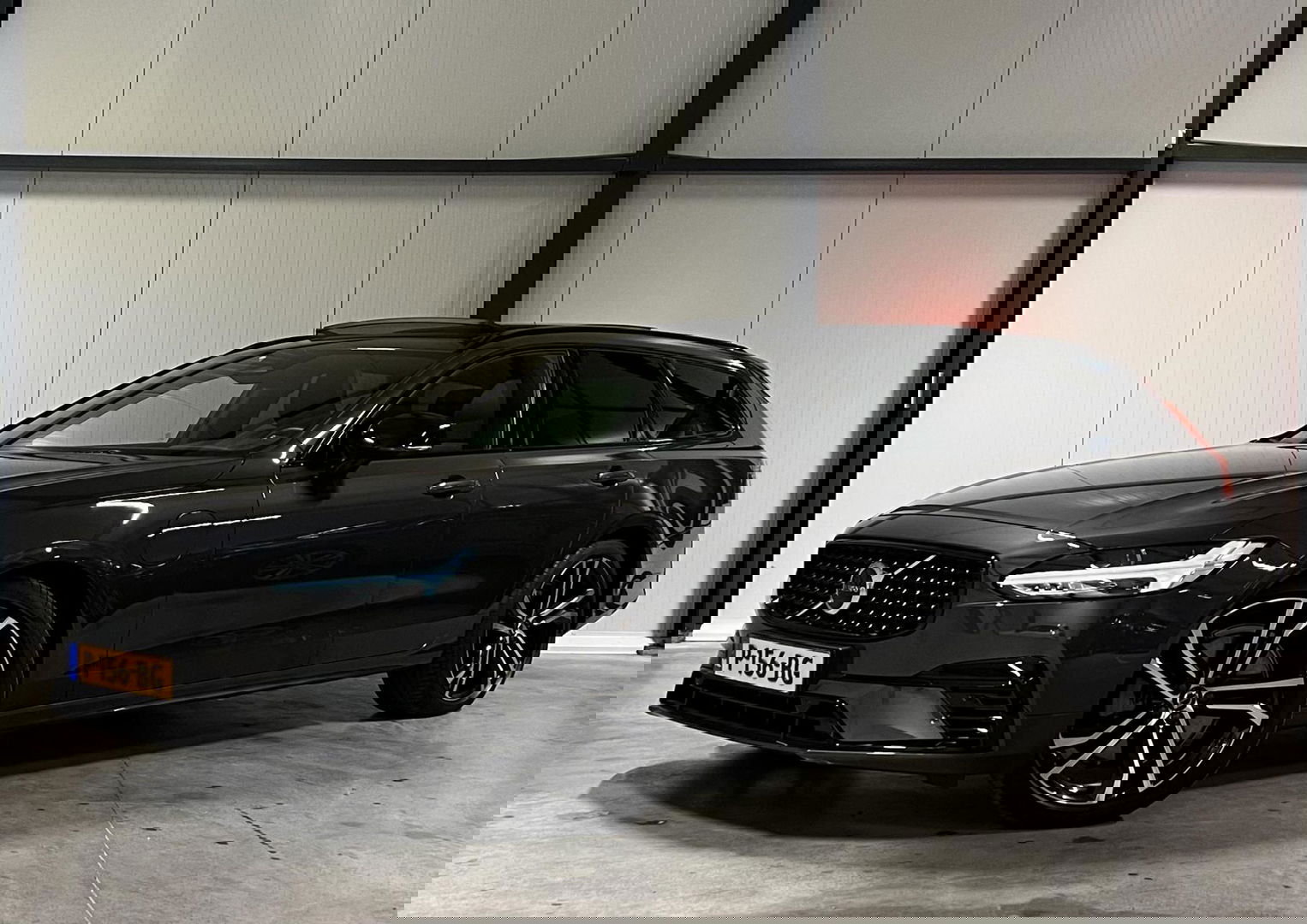 Volvo V90 2.0 T6 AWD R-Design Dark Pano Groot Accupakket NAP