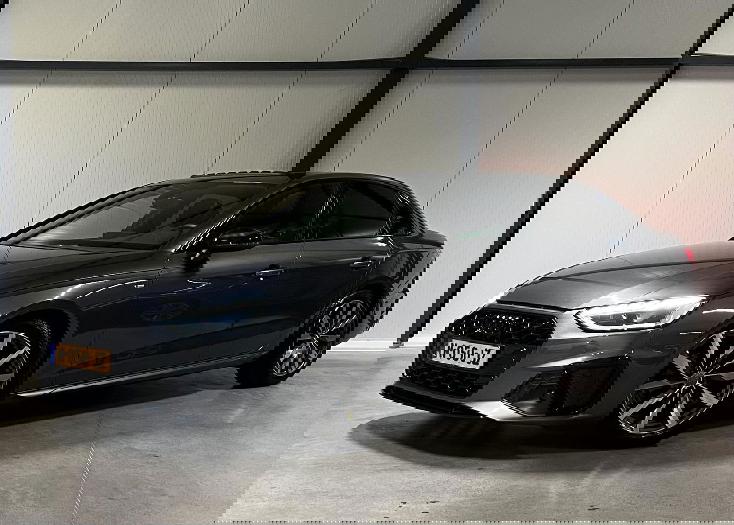 Audi A4 Limousine S-line Competition Pano Sfeer NAP