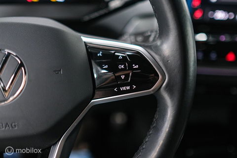 Volkswagen ID.4 First 77 kWh | Nieuwe ACCU | Trekhaak | Camera | 20 inch | NL auto | Stoel + stuurwiel verwarming | Adaptive |