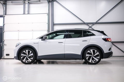 Volkswagen ID.4 First 77 kWh | Nieuwe ACCU | Trekhaak | Camera | 20 inch | NL auto | Stoel + stuurwiel verwarming | Adaptive |