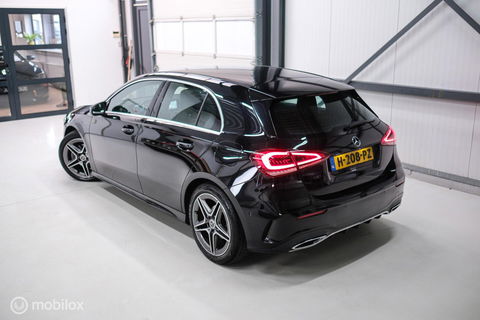Mercedes-Benz A-Klasse 180 Business Solution AMG | Sportstoelen | Camera | Stoelverwarming | Leder | Alcantara | NAP NL auto | Dealer oh | Rijklaarprij
