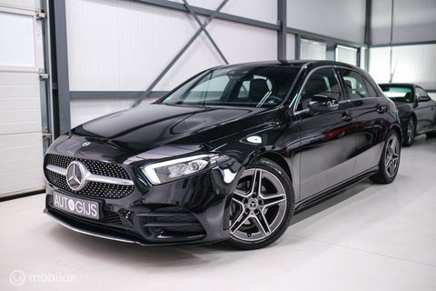 Mercedes-Benz A-Klasse 180 Business Solution AMG | Sportstoelen | Camera | Stoelverwarming | Leder | Alcantara | NAP NL auto | Dealer oh | Rijklaarprij