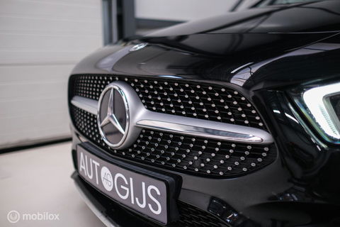 Mercedes-Benz A-Klasse 180 Business Solution AMG | Sportstoelen | Camera | Stoelverwarming | Leder | Alcantara | NAP NL auto | Dealer oh | Rijklaarprij