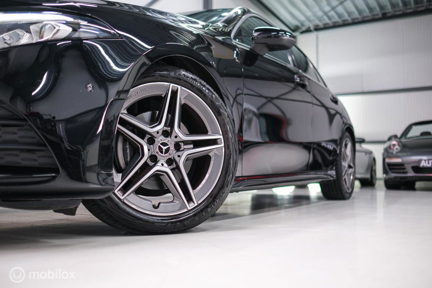 Mercedes-Benz A-Klasse 180 Business Solution AMG | Sportstoelen | Camera | Stoelverwarming | Leder | Alcantara | NAP NL auto | Dealer oh | Rijklaarprij