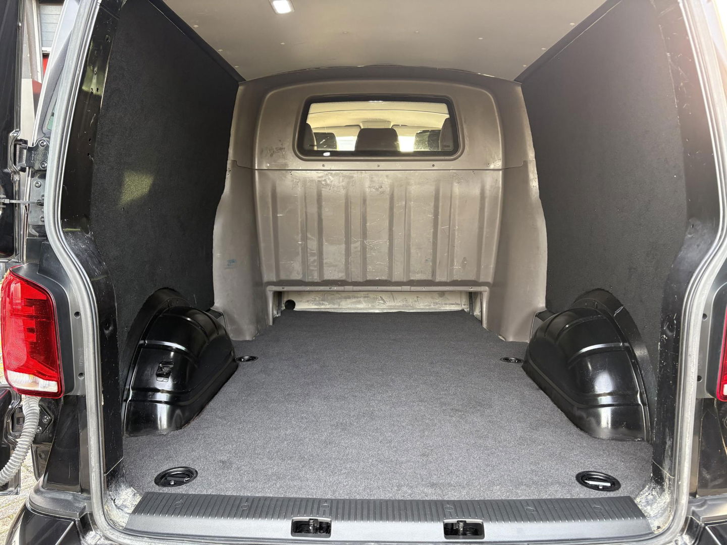 Volkswagen Transporter BULLI T6.1 2.0 TDI L2H1 30 DC | 2x SCHUIFDEUR | STOELVERWARMING | LED | LEDER