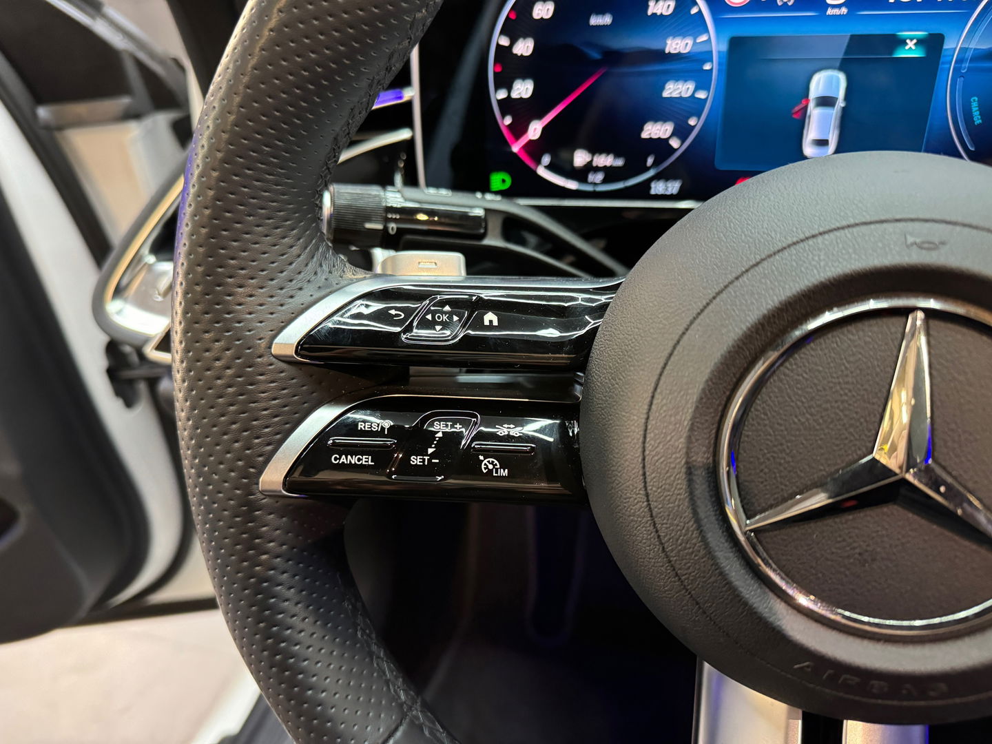 Mercedes-Benz E-Klasse 300 e AMG Sport Pano|Burmester|Memory