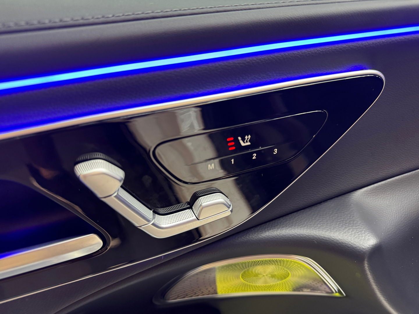 Mercedes-Benz E-Klasse 300 e AMG Sport Pano|Burmester|Memory