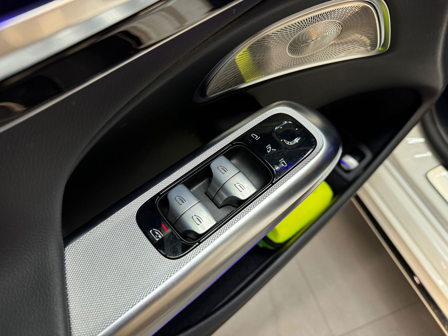 Mercedes-Benz E-Klasse 300 e AMG Sport Pano|Burmester|Memory