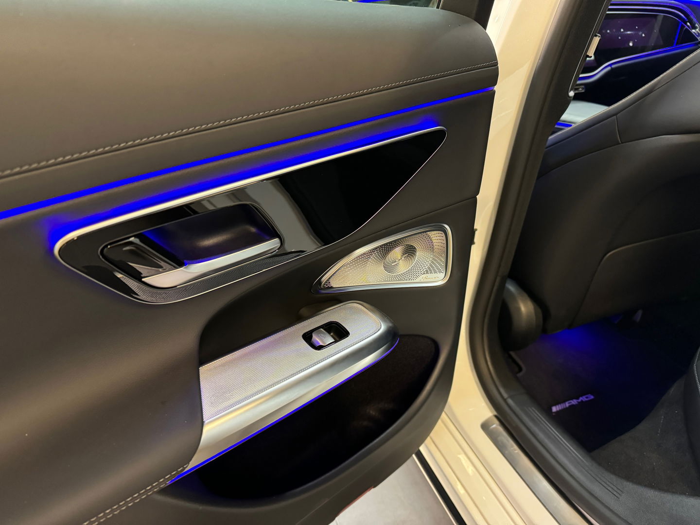 Mercedes-Benz E-Klasse 300 e AMG Sport Pano|Burmester|Memory