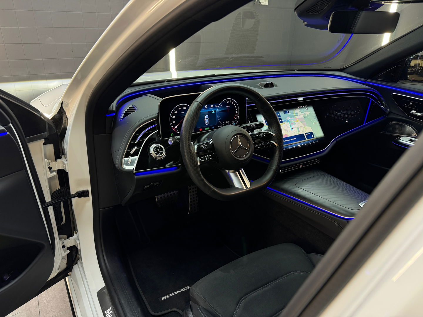 Mercedes-Benz E-Klasse 300 e AMG Sport Pano|Burmester|Memory