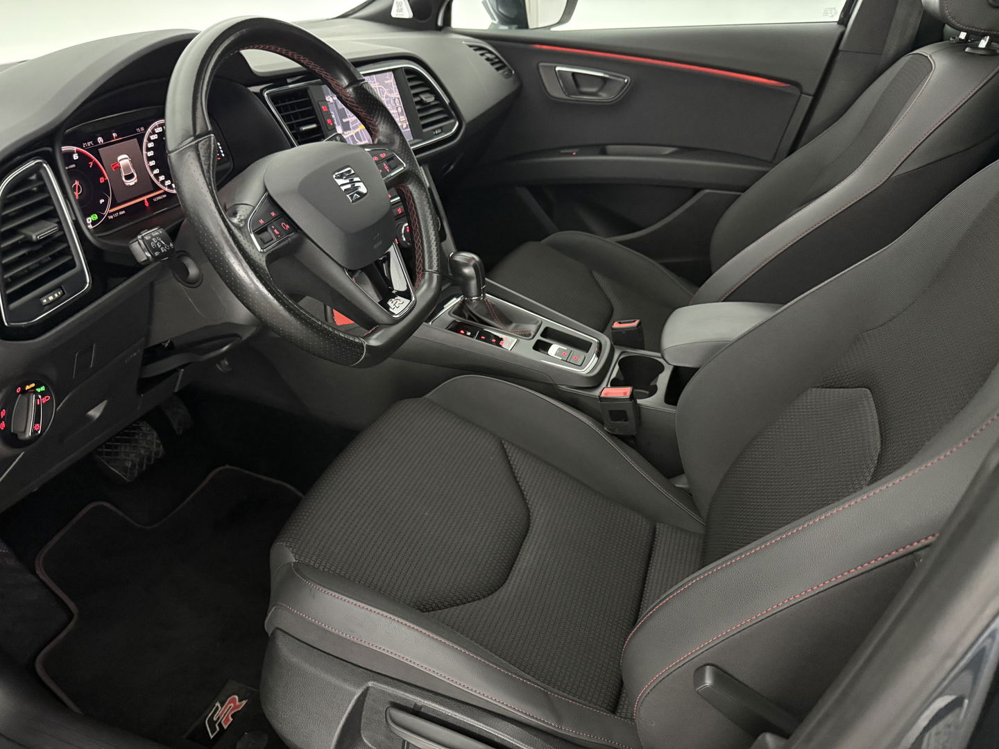 SEAT Leon 2.0 191PK TSI FR | Pano | Sfeerverl. | LED | Carplay | Camera | Navi l Cruise l Stoelverw.