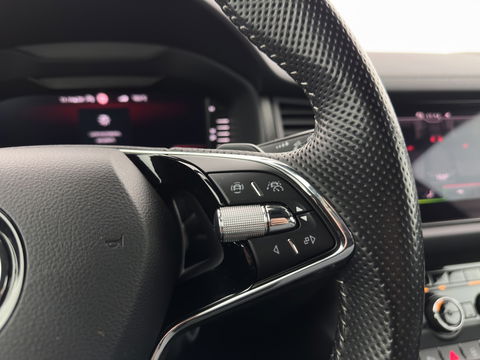 Škoda Kodiaq 1.5 TSI Sportline Business [ 7-Pers. ] (INCL-BTW) Aut. *LEATHER-MICROFIBRE | FULL-LED | ADAPTIVE-CRUISE | MEMORY-PACK | DIGI-COCKPIT | NAVI-FULLMAP | CAMERA | DAB+ | AMBIENT-LIGHT | KEYLESS | CARPLAY | PRIVACY-GLASS| TOWBAR | 20''