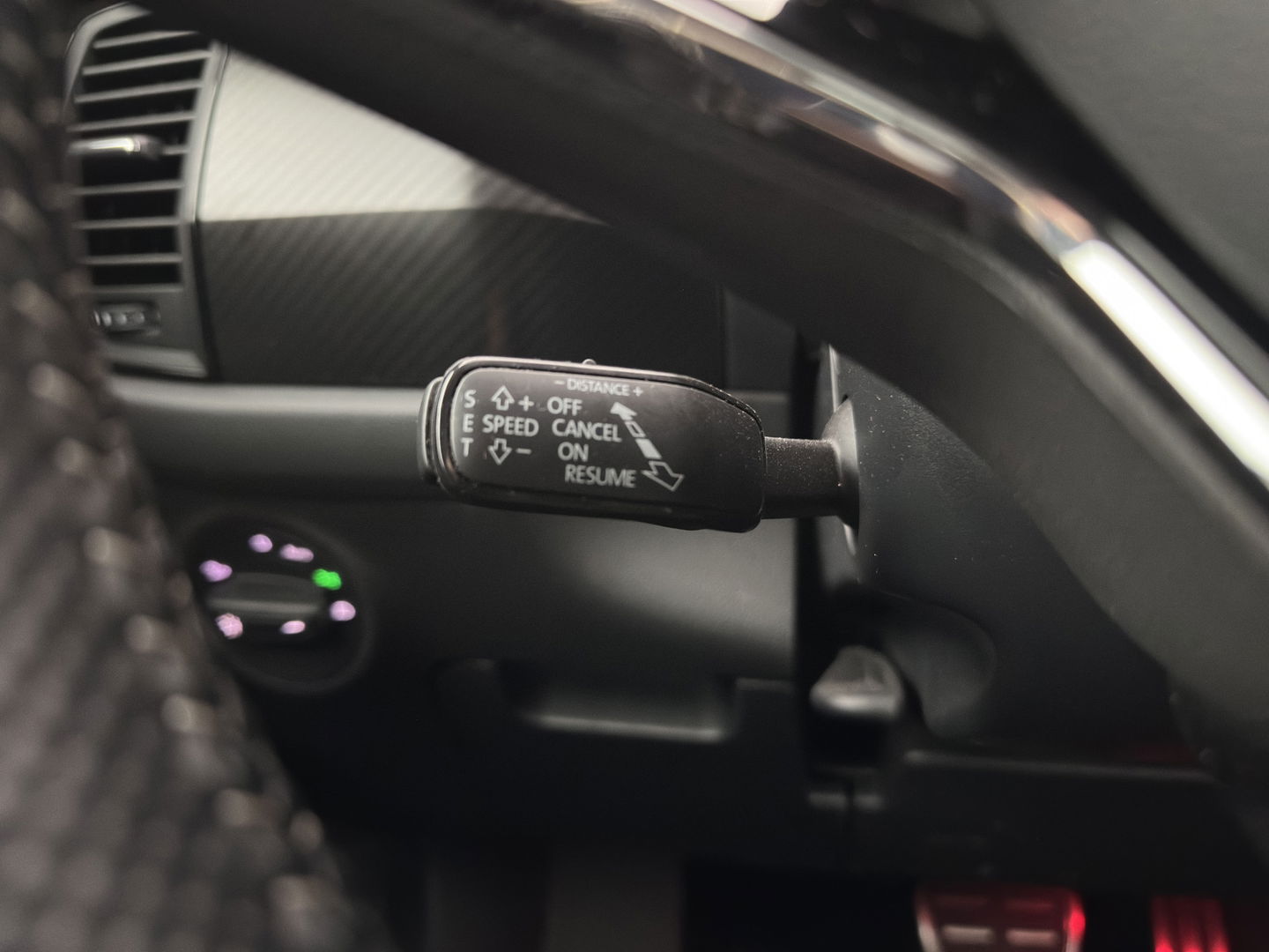 Škoda Kodiaq 1.5 TSI Sportline Business [ 7-Pers. ] (INCL-BTW) Aut. *LEATHER-MICROFIBRE | FULL-LED | ADAPTIVE-CRUISE | MEMORY-PACK | DIGI-COCKPIT | NAVI-FULLMAP | CAMERA | DAB+ | AMBIENT-LIGHT | KEYLESS | CARPLAY | PRIVACY-GLASS| TOWBAR | 20''