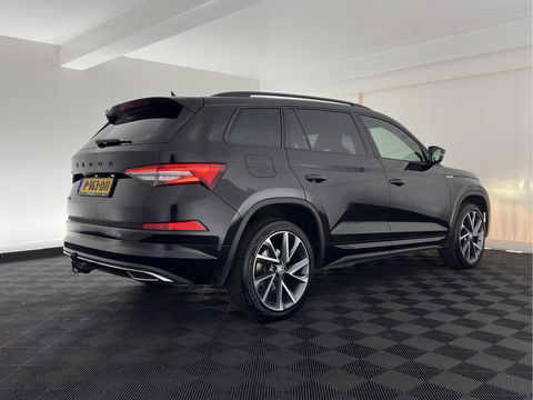 Škoda Kodiaq 1.5 TSI Sportline Business [ 7-Pers. ] (INCL-BTW) Aut. *LEATHER-MICROFIBRE | FULL-LED | ADAPTIVE-CRUISE | MEMORY-PACK | DIGI-COCKPIT | NAVI-FULLMAP | CAMERA | DAB+ | AMBIENT-LIGHT | KEYLESS | CARPLAY | PRIVACY-GLASS| TOWBAR | 20''