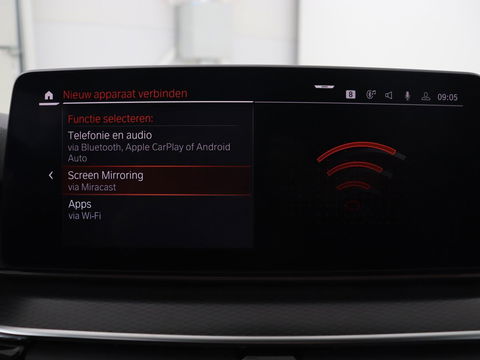 BMW 5 Serie 520i M Sport | Leder | Stoelverwarming | Carplay | 19'' | Sportstoelen | Live Cockpit | Navigatie | Parkeerhulp | Adaptief LED | Memory | Keyless start