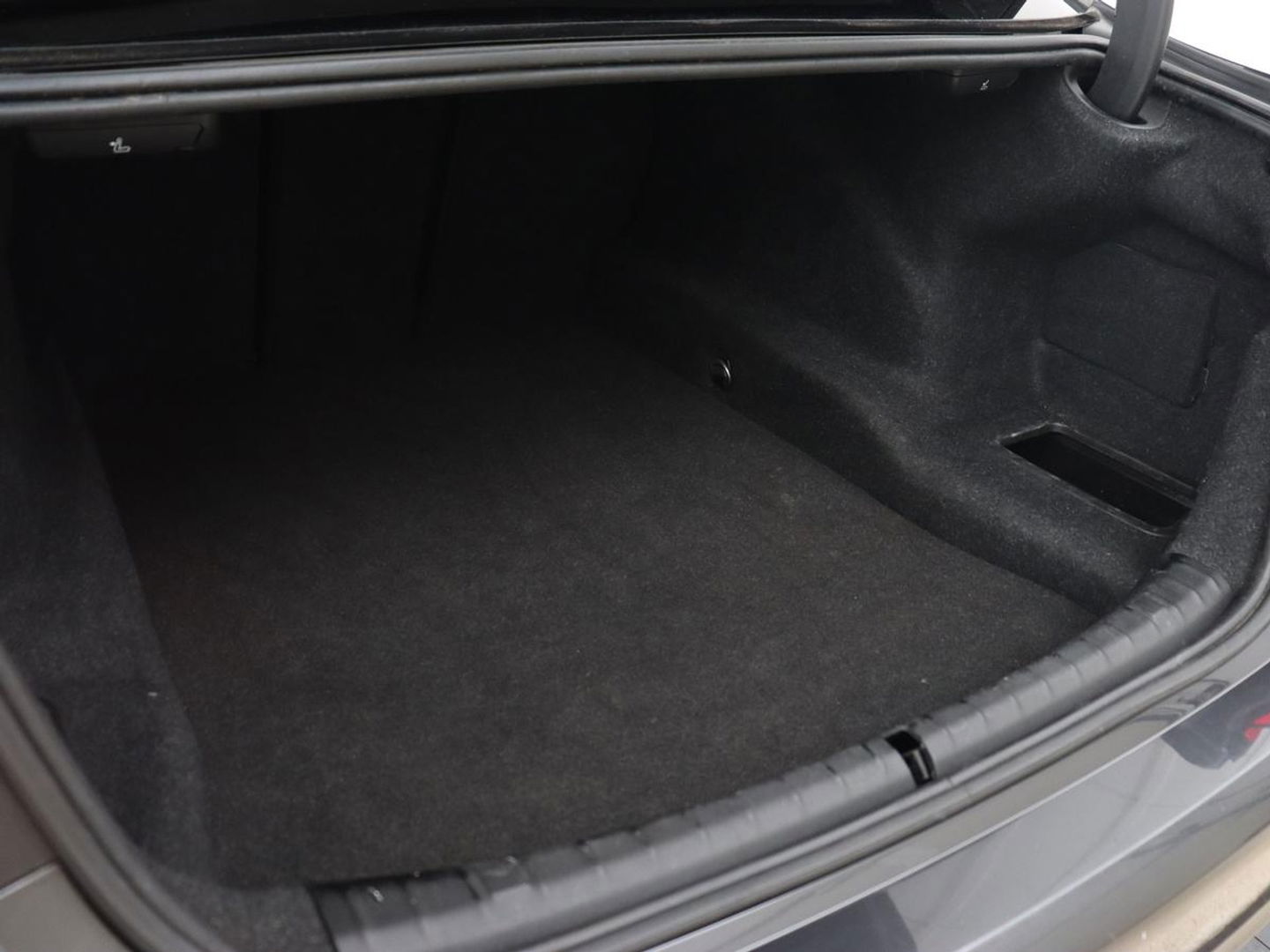 BMW 5 Serie 520i M Sport | Leder | Stoelverwarming | Carplay | 19'' | Sportstoelen | Live Cockpit | Navigatie | Parkeerhulp | Adaptief LED | Memory | Keyless start