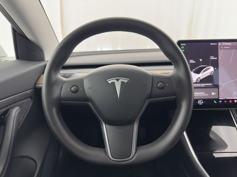 Tesla Model 3 Standard RWD Plus 60 kWh {SOH-99%} [ 3-Fase ] (INCL-BTW) Aut. *PANO | AUTO-PILOT | LUXURY-LEATHER | KEYLESS | FULL-LED | MEMORY-PACK | SURROUND-VIEW | DAB | CARPLAY | DIGI-COCKPIT | LANE-ASSIST | COMFORT-SEATS | TOWBAR | 19"ALU*