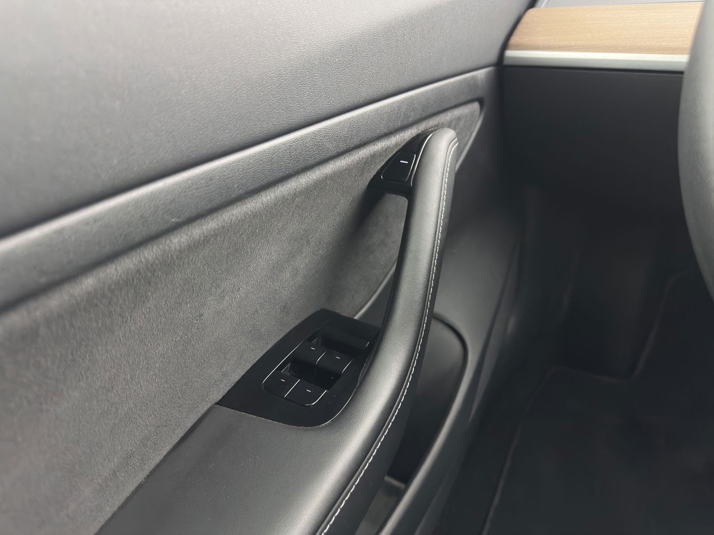 Tesla Model 3 Standard RWD Plus 60 kWh {SOH-99%} [ 3-Fase ] (INCL-BTW) Aut. *PANO | AUTO-PILOT | LUXURY-LEATHER | KEYLESS | FULL-LED | MEMORY-PACK | SURROUND-VIEW | DAB | CARPLAY | DIGI-COCKPIT | LANE-ASSIST | COMFORT-SEATS | TOWBAR | 19"ALU*