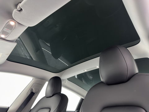 Tesla Model 3 Standard RWD Plus 60 kWh {SOH-99%} [ 3-Fase ] (INCL-BTW) Aut. *PANO | AUTO-PILOT | LUXURY-LEATHER | KEYLESS | FULL-LED | MEMORY-PACK | SURROUND-VIEW | DAB | CARPLAY | DIGI-COCKPIT | LANE-ASSIST | COMFORT-SEATS | TOWBAR | 19"ALU*