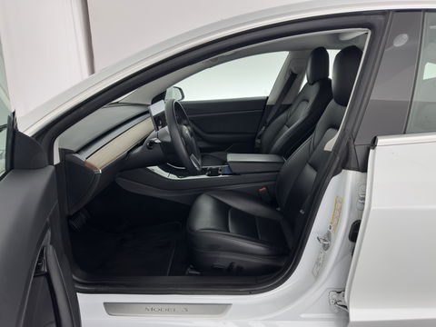 Tesla Model 3 Standard RWD Plus 60 kWh {SOH-99%} [ 3-Fase ] (INCL-BTW) Aut. *PANO | AUTO-PILOT | LUXURY-LEATHER | KEYLESS | FULL-LED | MEMORY-PACK | SURROUND-VIEW | DAB | CARPLAY | DIGI-COCKPIT | LANE-ASSIST | COMFORT-SEATS | TOWBAR | 19"ALU*