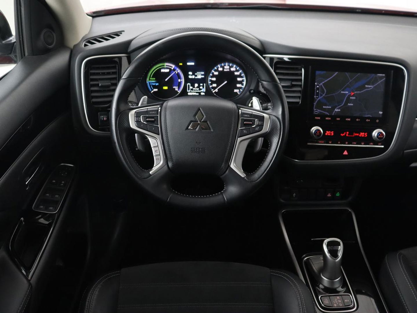 Mitsubishi Outlander 2.4 PHEV Intense | Trekhaak | Stoelverwarming | Leder/Alcantara | Camera | Carplay | Navigatie | Full LED | Cruise control | Plug In