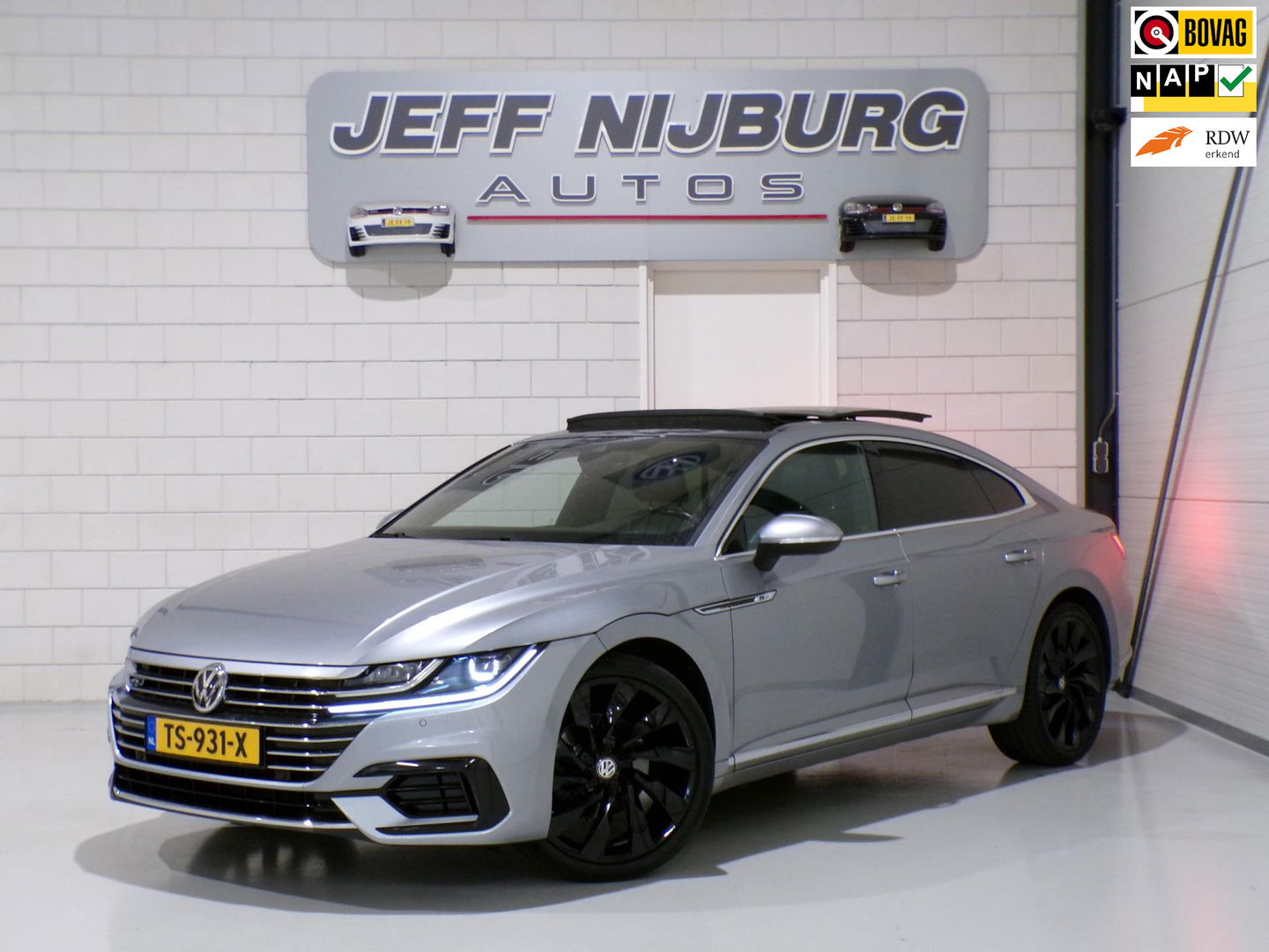 Volkswagen Arteon 1.5 TSI DSG Business R "Origineel NL!" 2X R-Line Pano Virtual Apple-Carplay/Android-Auto Leder/Alcantara Keyless