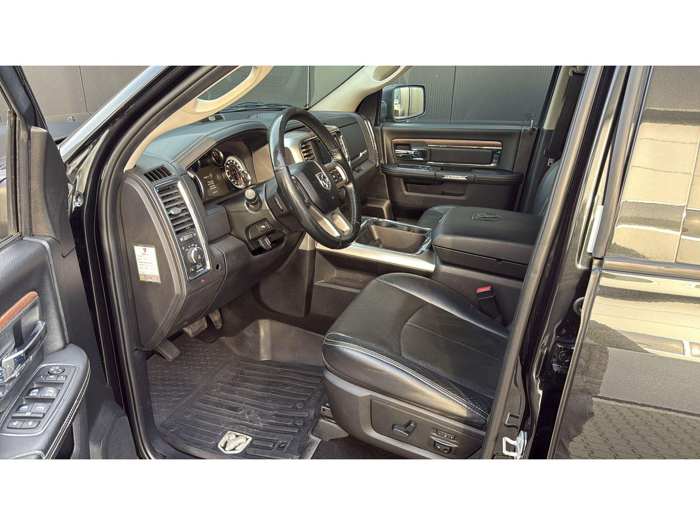Dodge Ram 1500 5.7 V8 4x4 Crew Cab Laramie